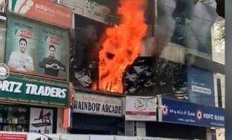 Popular Tamil actor and actress caught in Chennai shopping mall fire thumbnail