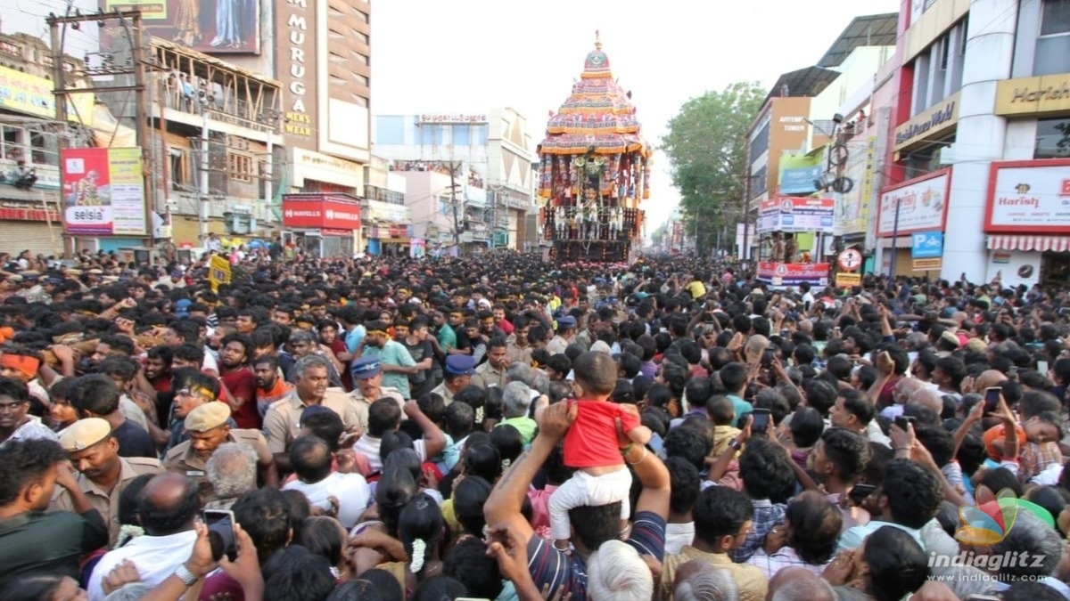 Madurai Meenakshi Amman Temples Chithirai Thiruvizha Chariot Procession Draws Throngs of Devotees! Resonating Chants of Hara Hara Maha Deva Fill the Air!