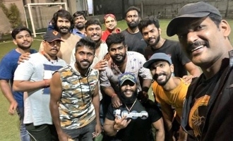 Top Tamil actor plays cricket with his movie team after shooting! - Viral footage