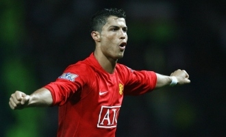 How much will Cristiano Ronaldo earn at Manchester United?