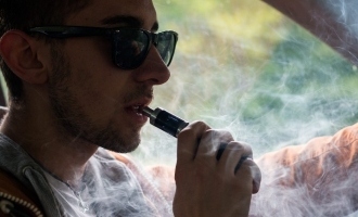 Shocking! E-Cigarette Explodes in Teenager's Mouth in the US