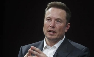 Elon Musk Eyes Samsung Partnership for 'X Phone' Amid Critique of Apple's AI Integration