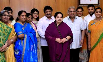 Sivaji Ganesan family visit Jayalalitha