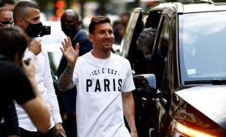 Watch Lionel Messi meet new PSG team-mates as Sergio Ramos makes light of  fierce El Clasico rivalry