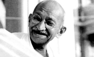 Mahatma Gandhi becomes first non-white person to get this honour in Britain!