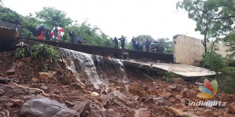 Mumbai Rains Kills 18 After Walls Collapse