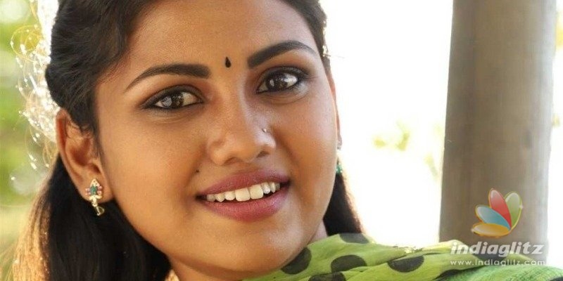 Actress Manishajith injured after falling unconscious at shooting - Video