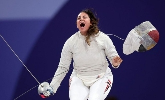 Pregnant Fencer Shocks Paris Olympics with Stellar Performance