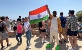 Nayanthara and Vignesh Shivan fly the Indian flag high in Barcelona - Viral video