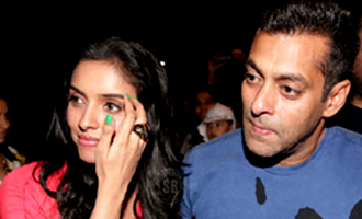 Salman gifts a flat for Asin?
