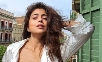 Shriya Saran’s first ever baby bump picture catches the attention of online fans! - Viral photo