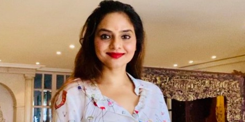 Actress Madhoo shares pics of her beautiful daughters and says she is a ...