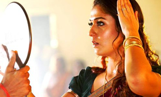 A dangerous play with blades in Nayanthara's mouth