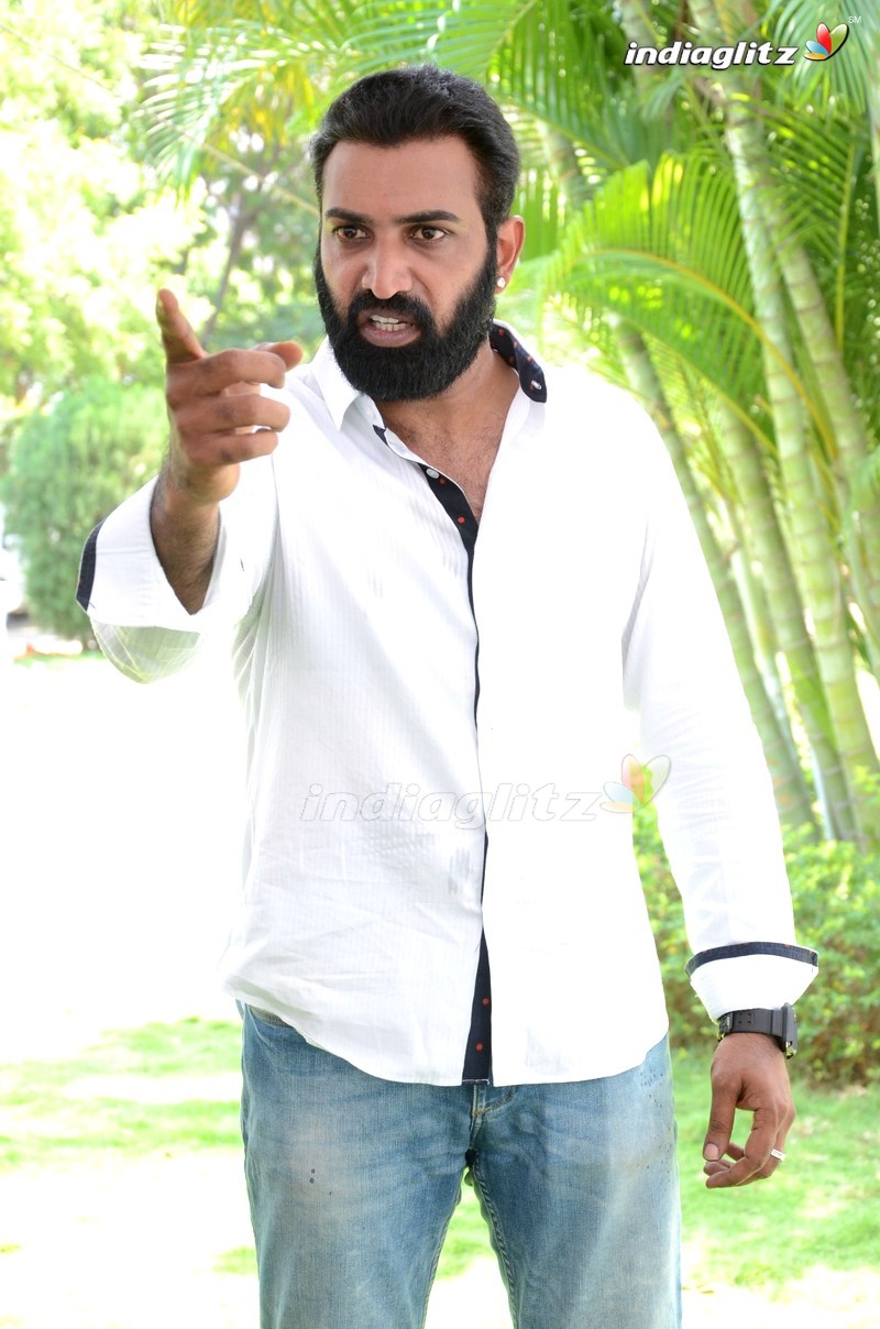 Taraka Ratna Photos - Telugu Actor photos, images, gallery, stills and  clips - IndiaGlitz.com