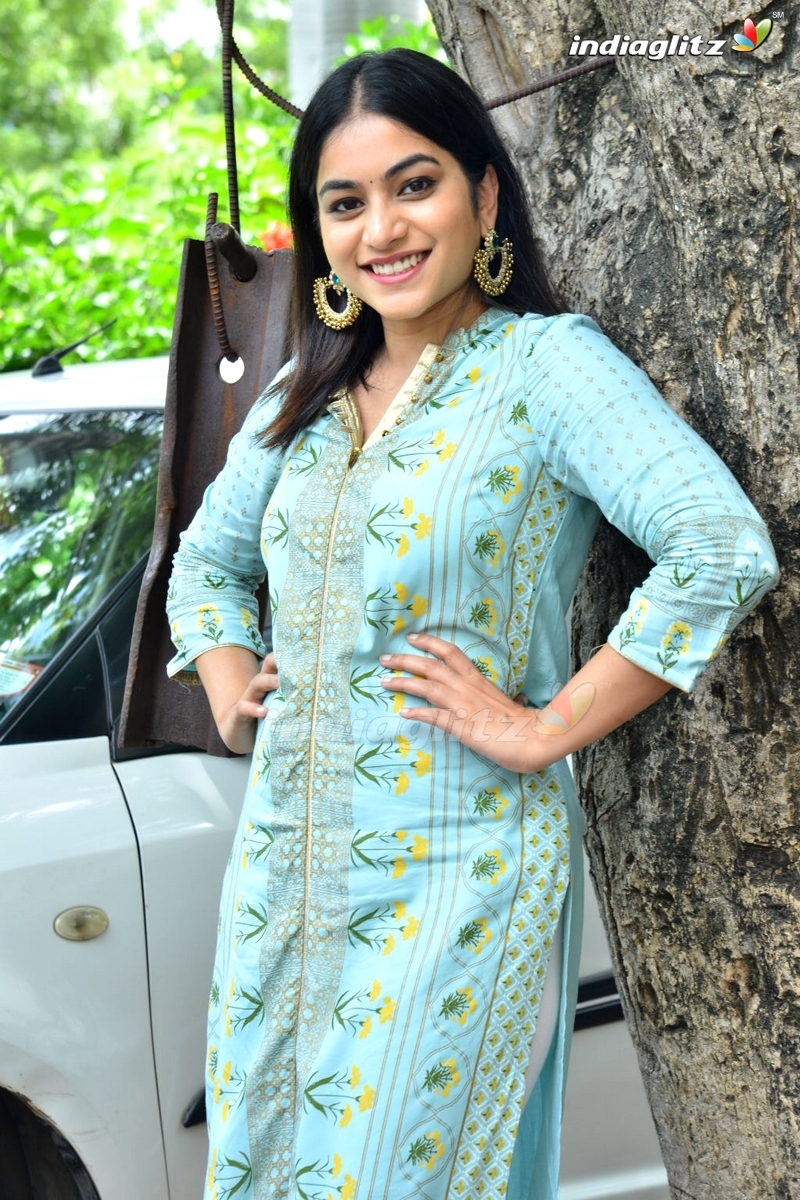 Punarnavi Bhupalam Photos - Telugu Actress photos, images, gallery ...