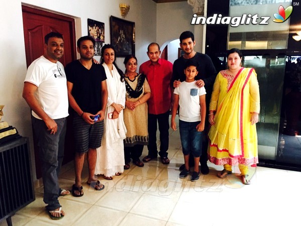 Mahesh Babu Bonds With Family