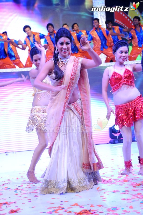 Shriya Special Dance Performance