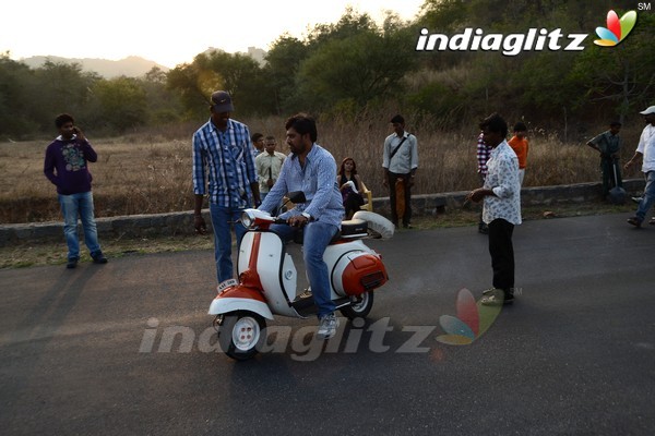'Athadu Aame O Scooter' On Location
