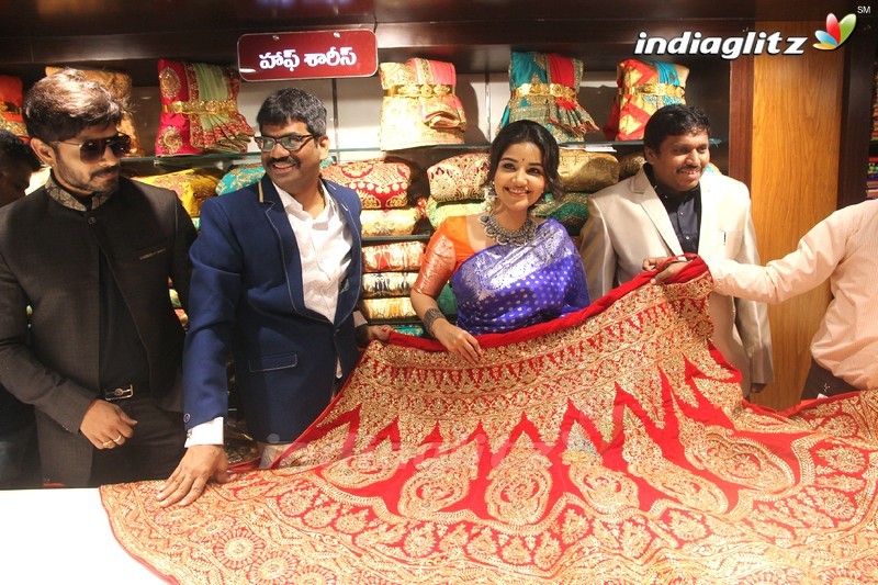 Anupama Parameswaran Inaugurates Subhamasthu Shopping Mall @ Vijayawada