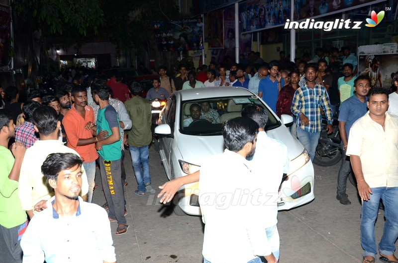 'Baahubali 2' Fans Hungama @ Theatres
