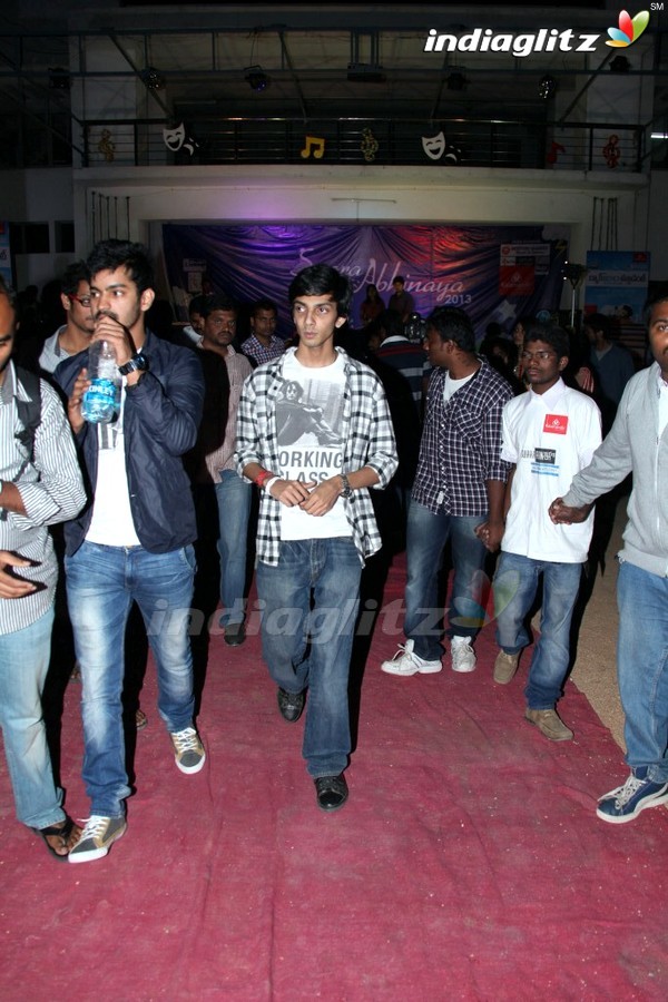 'Back Bench Student' Team @ Sreenidhi College