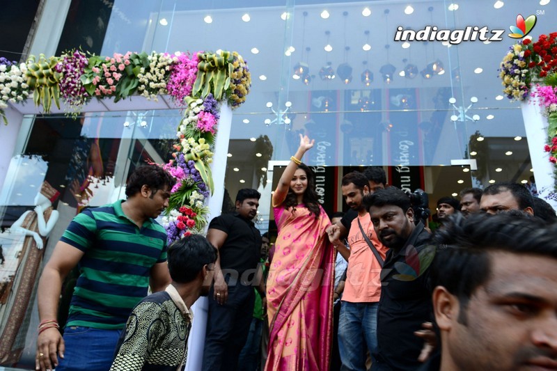 Catherine , Vijay Devarakonda Launches KLM Fashion Mall