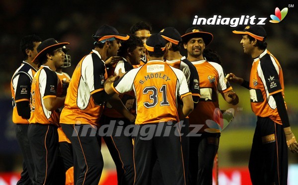 CCL3 - Veer Marathi Vs Bengal Tigers
