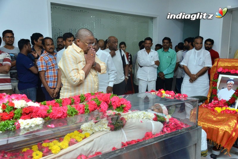 Celebs Pay Last Respect To Kodi Ramakrishna