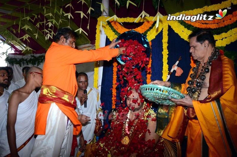 Celebs @ Sri Swaroopanandendra Saraswati Daiva Sannidhanam