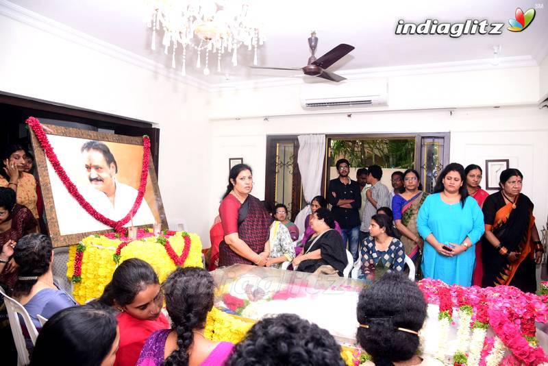 Celebs Pay Last Respects To Nandamuri Harikrishna (set 2)
