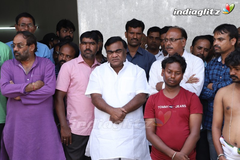 Celebs Pay Last Respects to Rallapalli Narasimha Rao