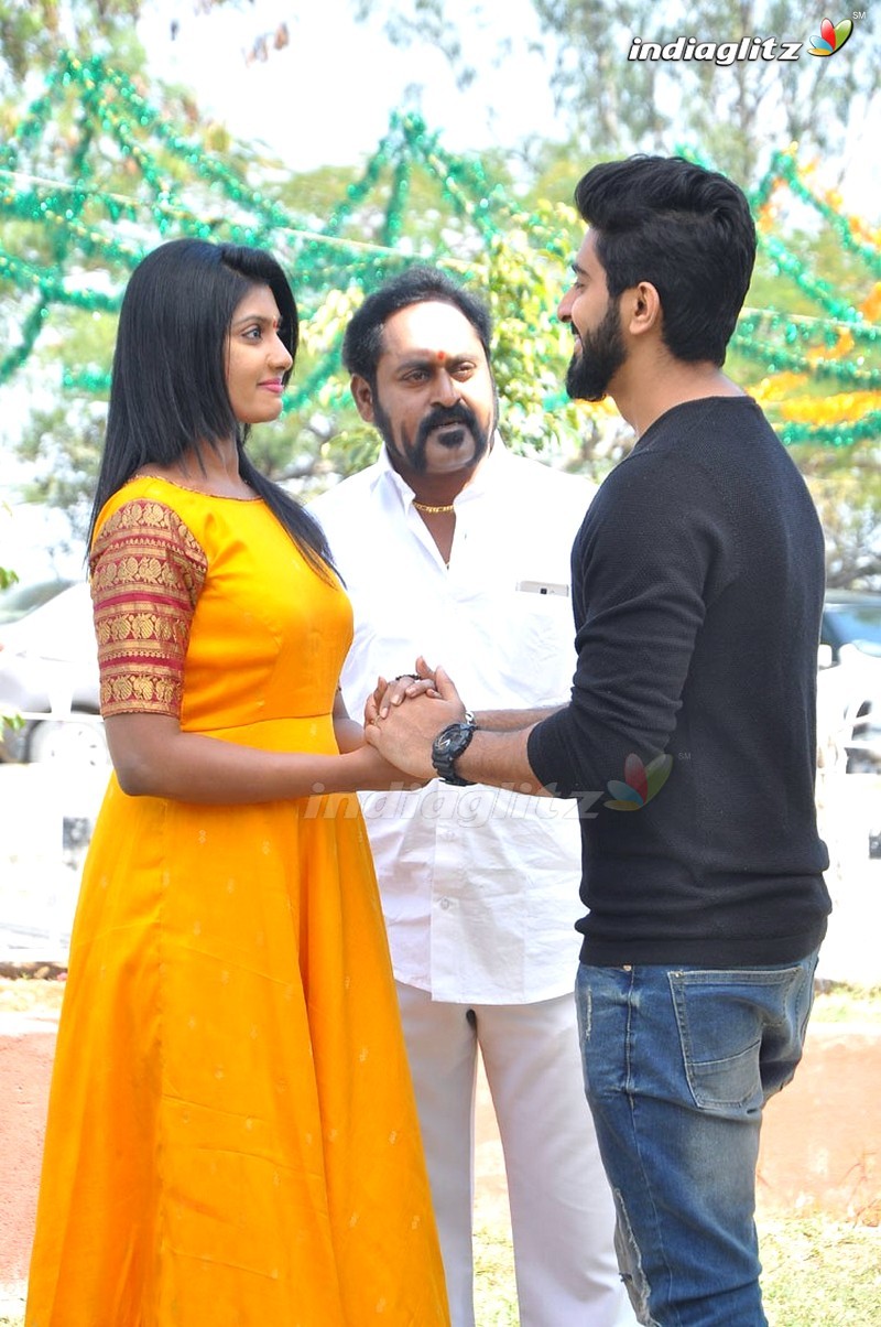 'Chethilo Cheyyesi Cheppu Bava' Movie Launch