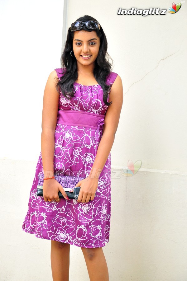Divya Nagesh Special Gallery