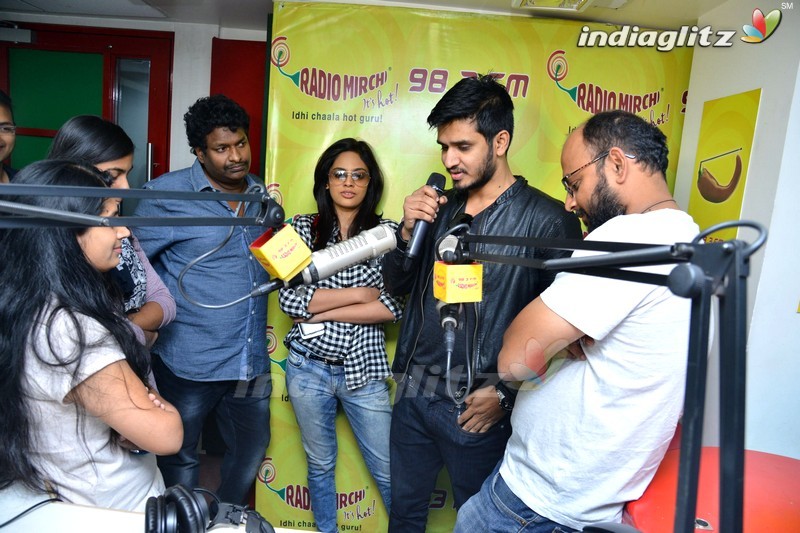 'Ekkadiki Pothavu Chinnavada' Team @ Radio Mirchi