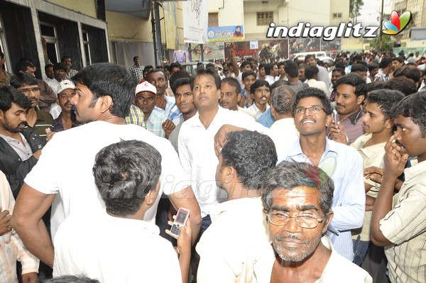 Fans Hungama @ Srimannarayana Theatres
