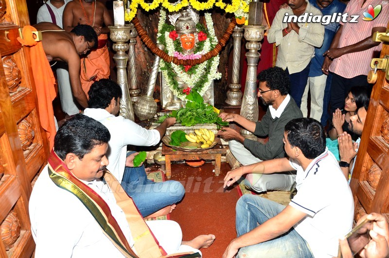 'Fidaa' Team At Sri Maddi Anjaneya Swamy Temple