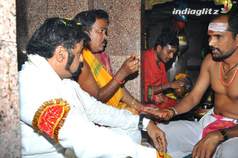 'Gautamiputra Satakarni' Team At Koti Lingala Temple, Karimnagar