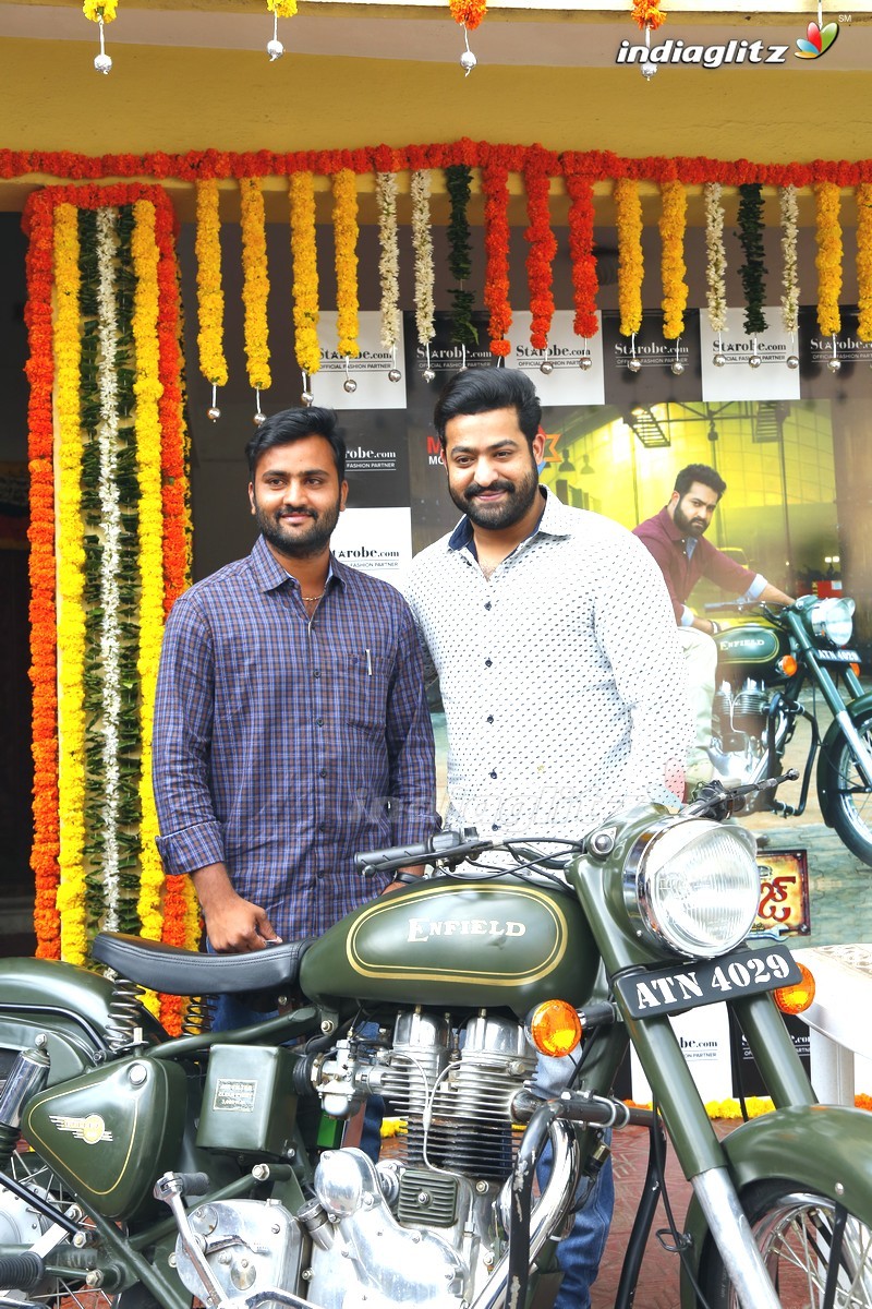 NTR and Koratala Siva With Janatha Garage Bike Winner