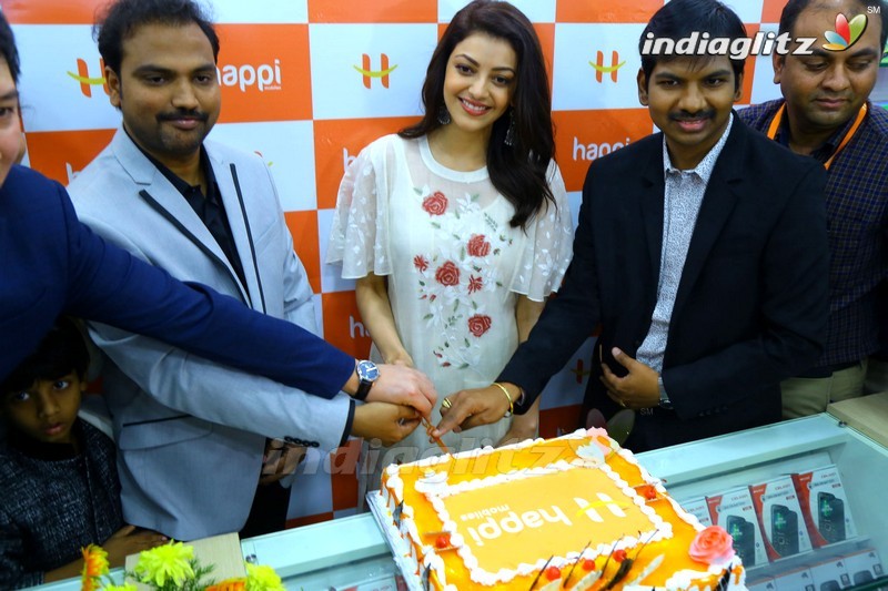 Kajal Agarwal Launches Happi Mobiles @ Karimnagar