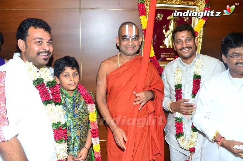 Chinna Jeeyar Swamiji Launches Kancheepuram Varamahalakshmi Silks Launch