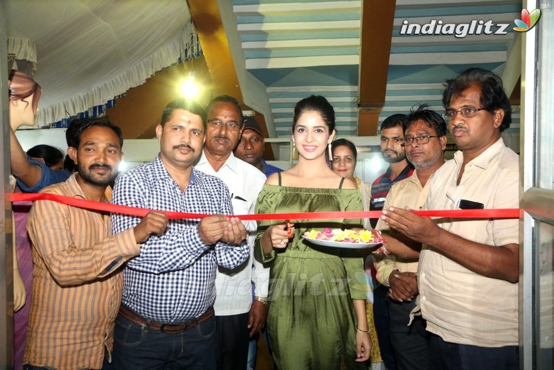 Kashish Vohra Launches National Silk Expo Begans @ Satya Sai Nigamagamam