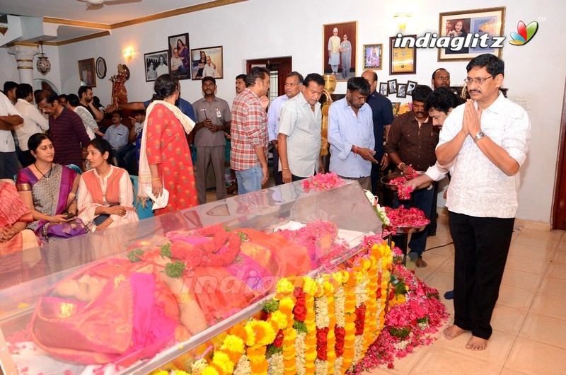 KCR and Other Political Leaders Pay Last Respects to Vijaya Nirmala