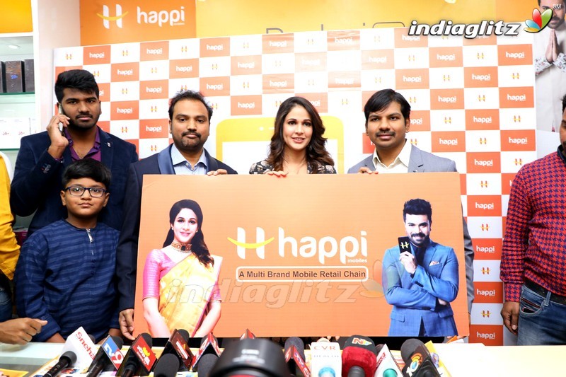 lavanya Tripathi Launches Happi Mobiles Grand Store @ Kadiri