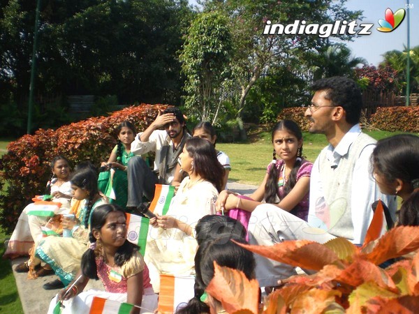 'Leader' Team Celebrate R-Day With Little Champs