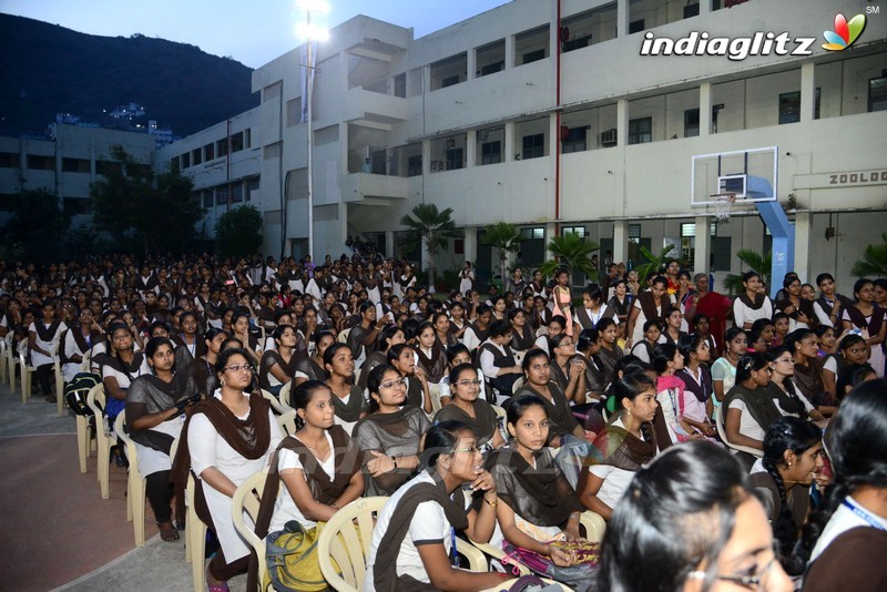 'London Babulu' Team @ SRK College & KBN College & Trendset Mall in Vijayawada