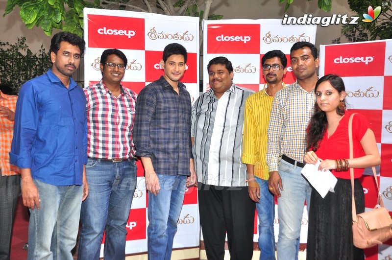 Mahesh Babu Meets Close Up 'Srimanthudu' Contest Winners