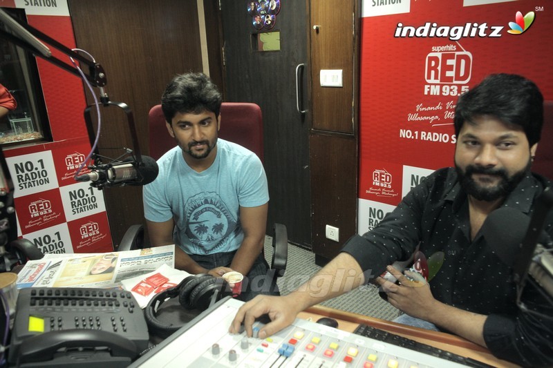 Nani's 'Majnu' Second Song Launched @ Red FM