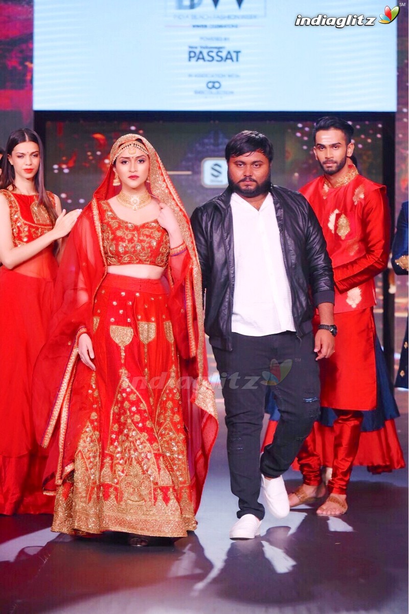 Mannara Chopra Ramp Walk At Fashion Show In Goa
