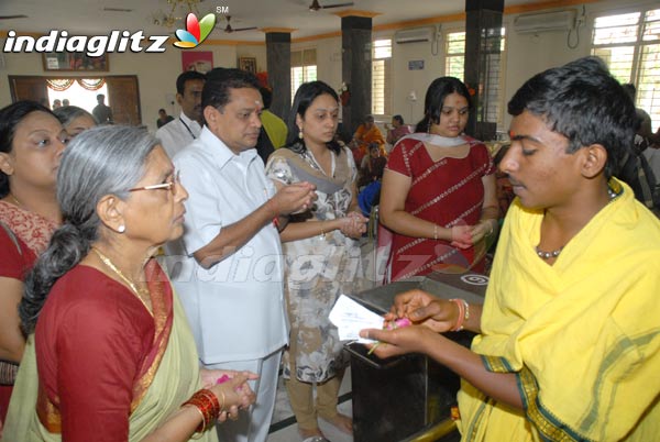 Mohan Babu Offers Special Pooja To Sri Sai Baba