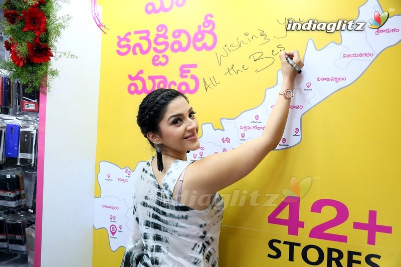 Mehreen Launch B New Mobile Store